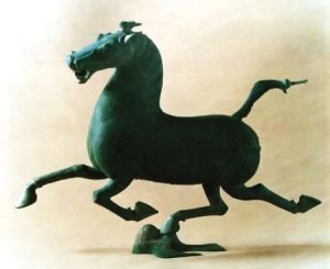 Bronze-galloping-steed-also-known-as-steed-stepping-on-the-flying-swallow