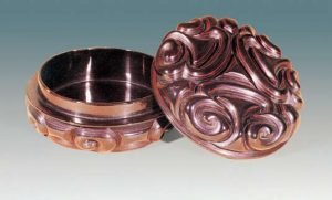 Laqcuer box with cloud pattern of Yuan Dynasty, housed in Anhui Museum, a respresentative work of Zhang Cheng, master of lacquer making.